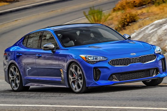 Kia Stinger 2018 lo gia ban chi 725 trieu dong-Hinh-3